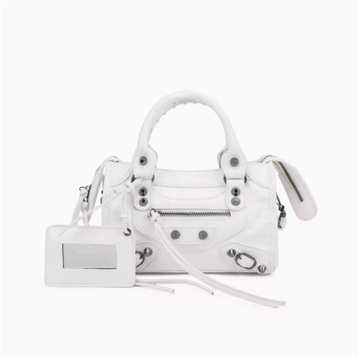 Sacs de soirée de luxe de mode Sac de moto pour femmes de concepteur fourre-tout rétro rivets locomotive femmes messager bandoulière en cuir épau