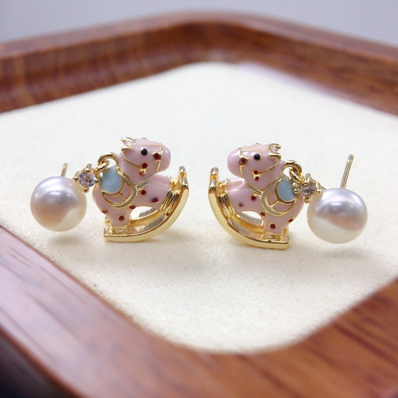 Bijoux en perles d'eau douce naturelles, boucles d'oreilles pendantes en forme de cheval à bascule, Design symétrique de dessin animé, accessoire