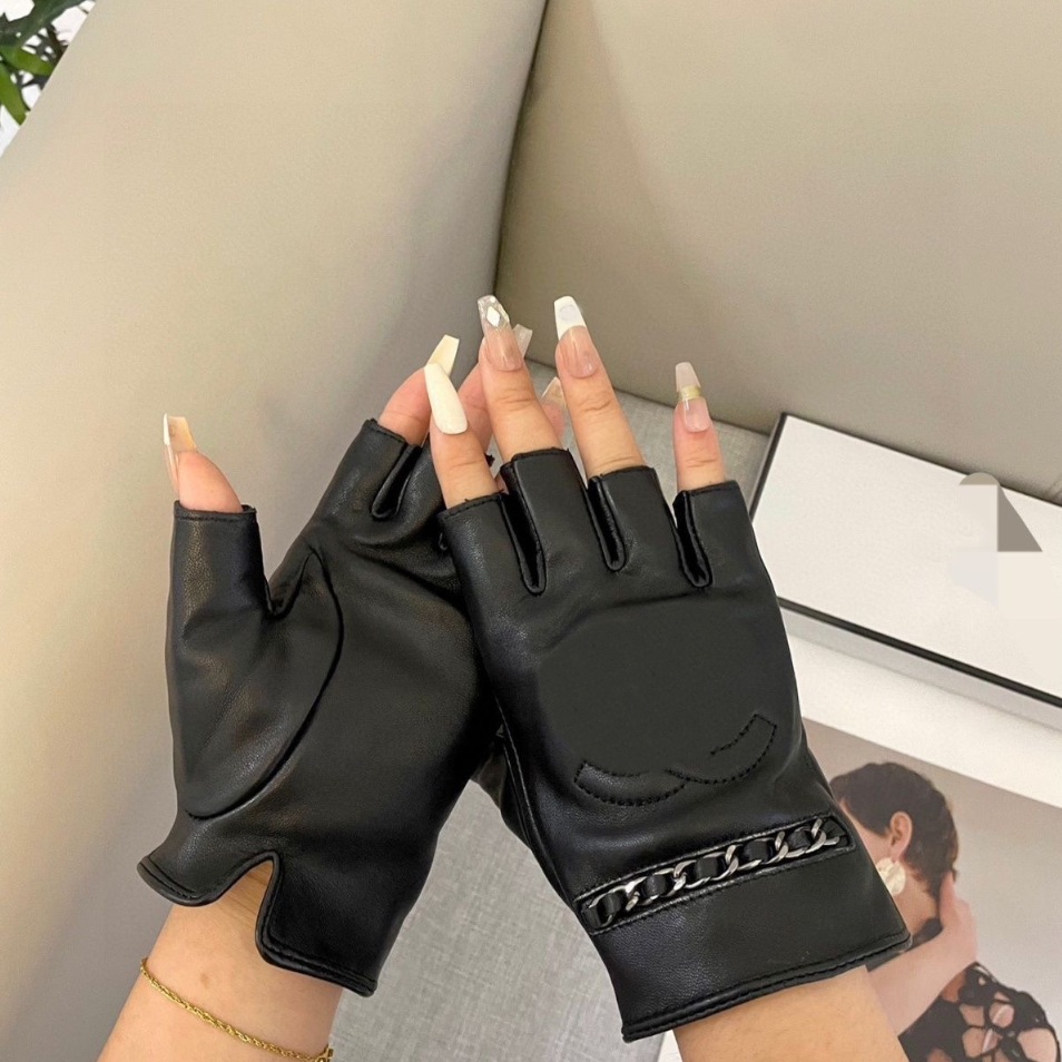 Luxury Five Fingers Gloves Designer Open fingered gloves leather glove ladies sheepskin winter mitten for women Fingerless riding gloves gift