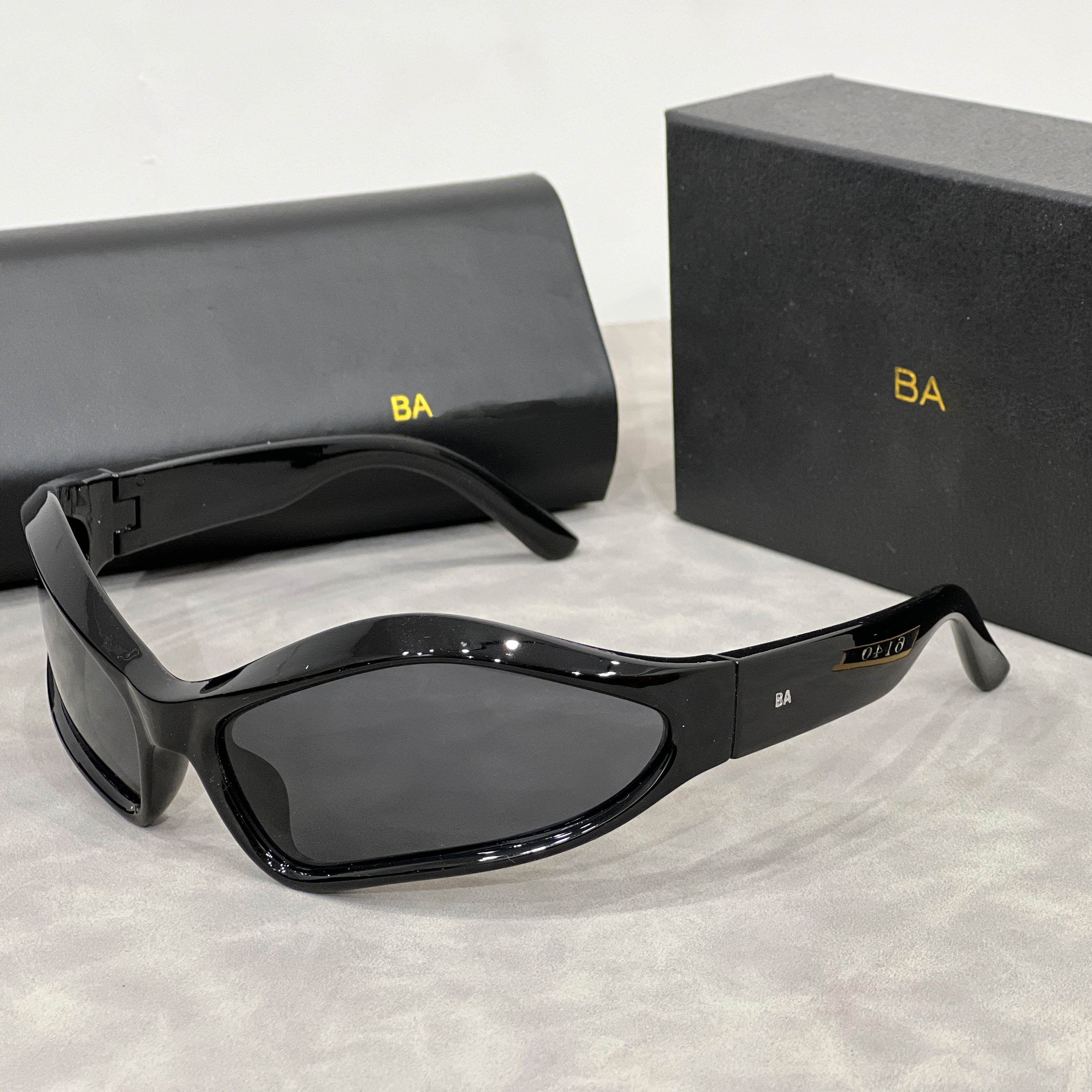Luxury designer sunglasses for women exquisite logo pattern sunglass frames flat UV400 protection lenses beach sunglasses vintage frames With box