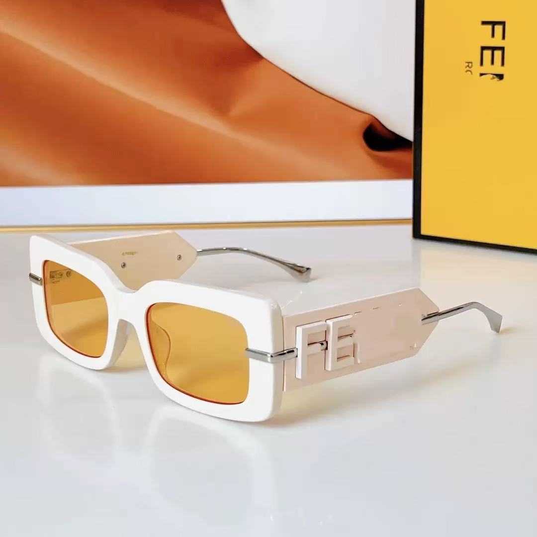 New Season Famous Designer Runway Sunglasses Square Full Frame Classic Geometric Symbol Two Side Lenses SPR 03 Top Quality Men Women Graient BeachXZ