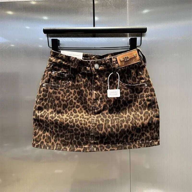 2025 Summer New American Fashion Women Elastic Coffee Leopard Print Denim Hip Hot Girl Patch Small Short Skirt C260126-image-1093224101