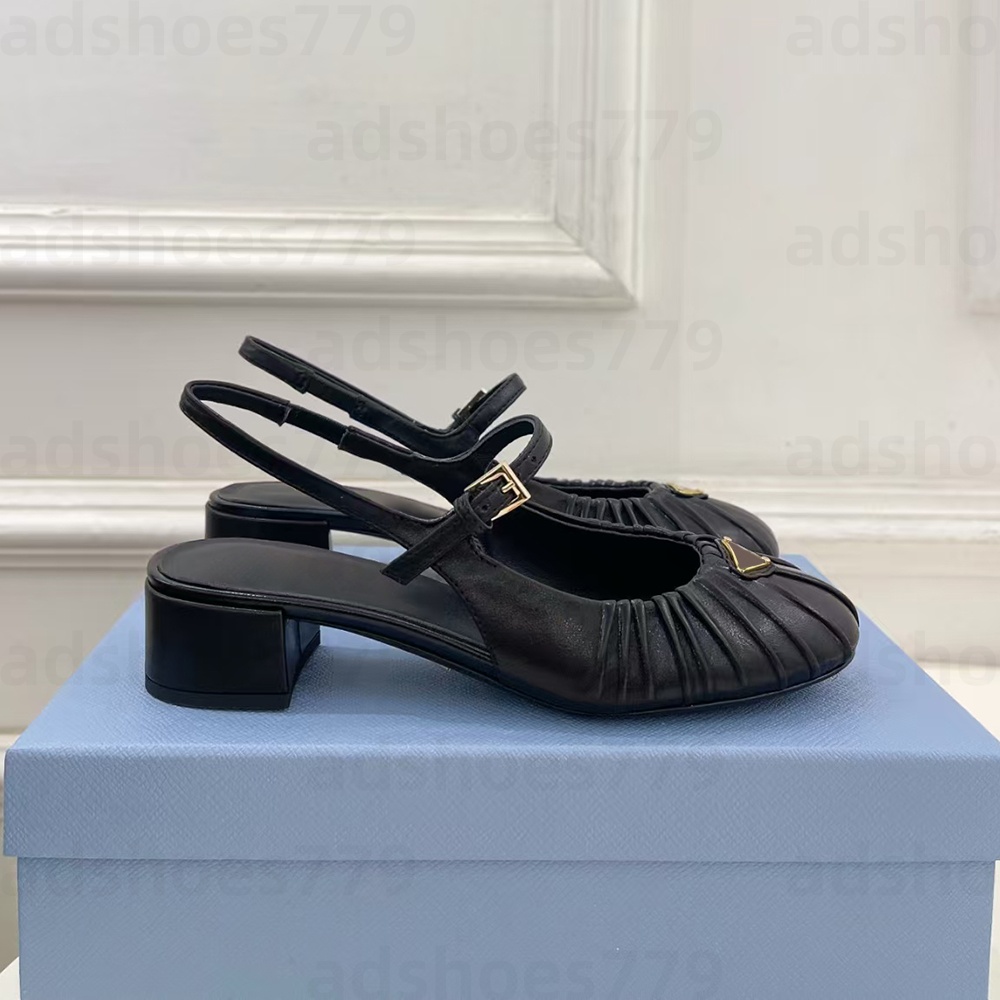 Sandales à talons chaton pour femmes de haute qualité Chaussures de luxe en peau de mouton Slingbacks Chaussures de créateur de mode Femme Sandal