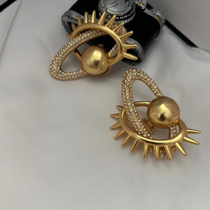 Designer bonne qualité véritable plaqué or 18 carats lèvres stéréoscopiques planète CZ laiton timbre boucles d'oreilles bijoux EH2314