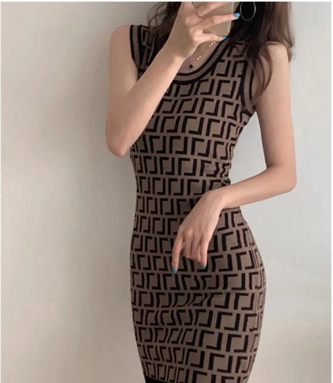 Designer Vintage élégant Jacquard tricoté robe crayon femmes 2026 été coréen mode élasticité dames mince sans manches décontracté o-cou robes Ves