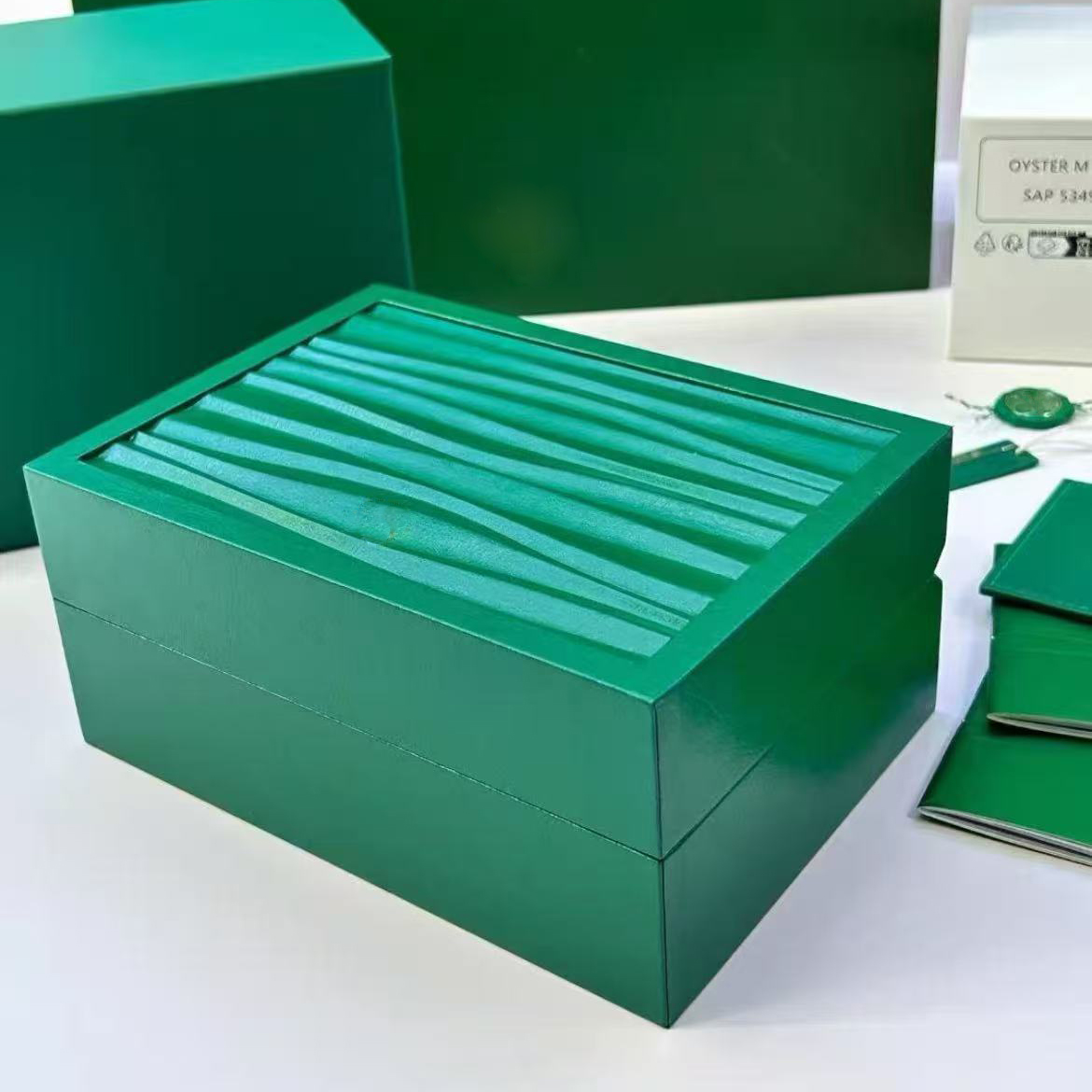 New Rolex Designer Mens Watch Box Comes with Card Booklet Gift Bag Luxury Green Wave Pattern Flip up Womens Wristwatch Box