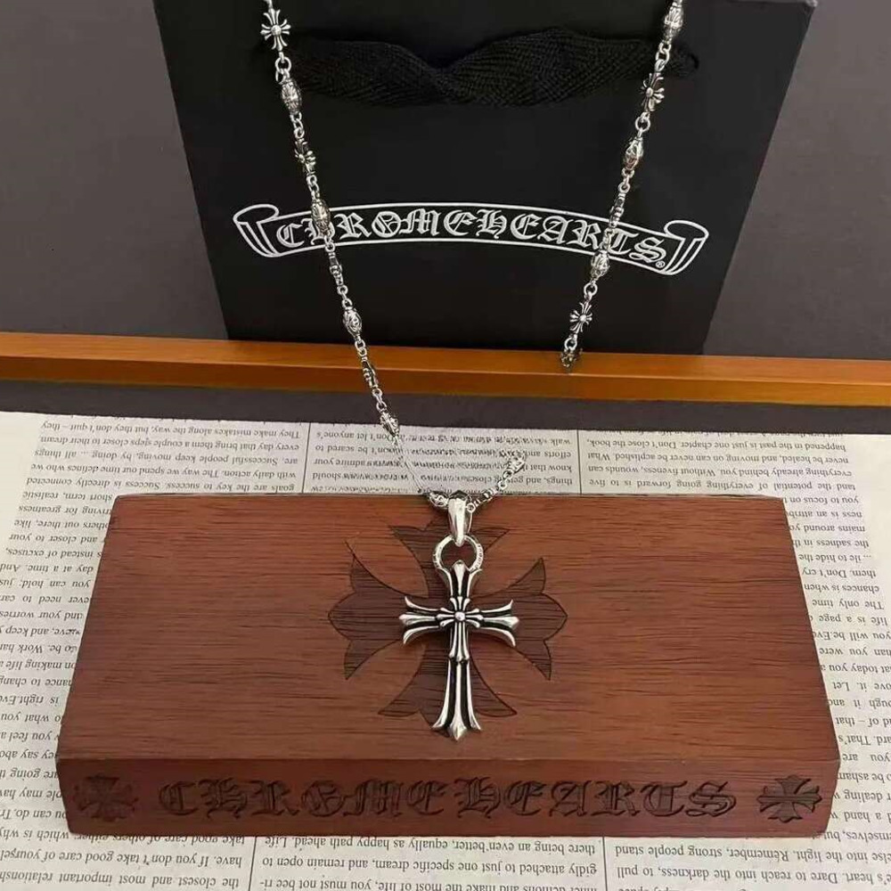 Pendant Necklaces Chrome Necklace Designer Pendant Ch Necklace Cross New Vintage Pendant Cross Crome Chain Couples Black Chain White Diamonds Chrme
