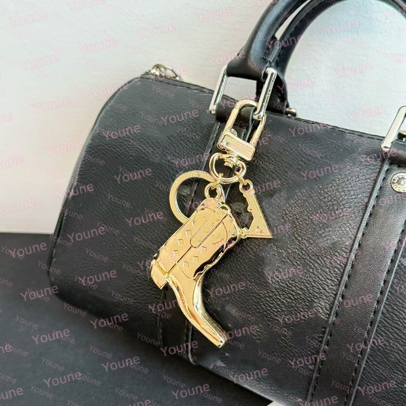 Porte-clés de luxe, breloques classiques pour sac à main, bottes, Micro breloques, porte-clés emblématique, rouge à lèvres, pendentif pour sac, c