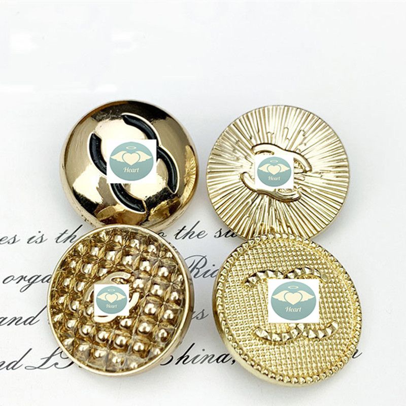 Lot de 4 boutons métal double C cousus main style luxe pour pull tricoté et veste tailleur design