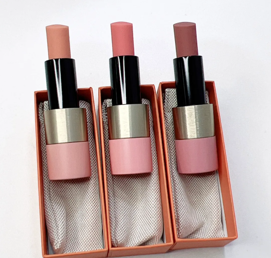 Brand Pink Red Rose Series Lipstick 3 Colors Rosy Lip Enhancer Designer Lip Beauty Makeup Embellisseur Natural Moisturizing Long-Lasting Sexy Nude 4