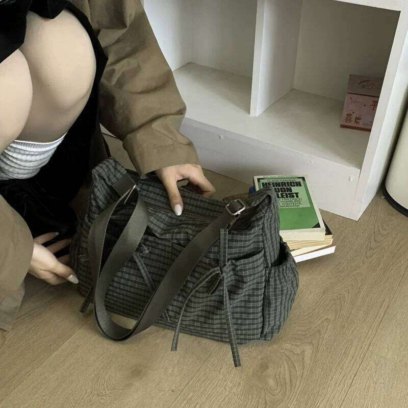 Korean Style Nylon Lightweigh Retro Grid Single Shoulder Bag Large Capacity Versatile for School Work Commuting Unisex Design H260128