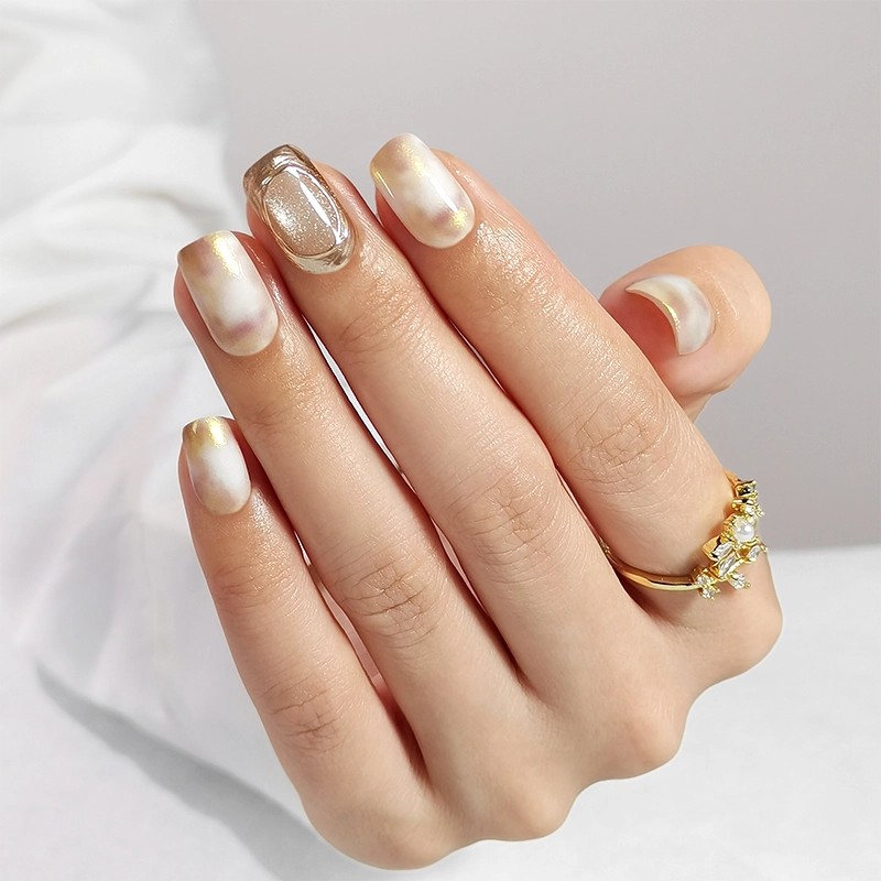 Press-on Nails - Luxurious 3D Golden Short Square Press-on Nail Patches | Soft Plastic Reusable Nails-image-1093564613