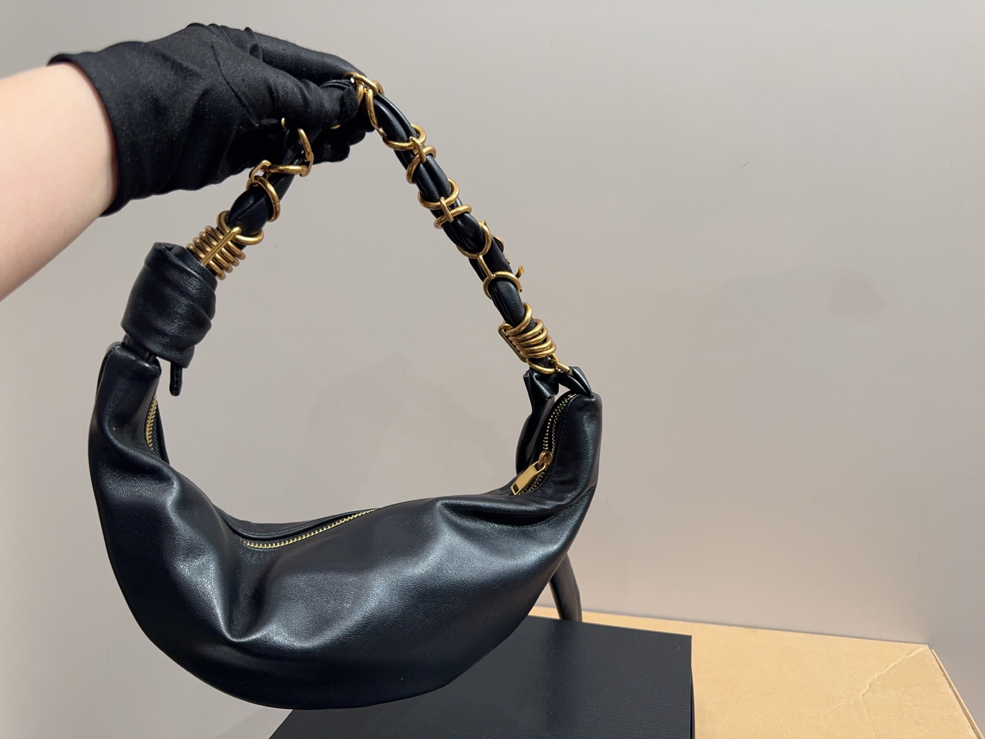 Fourre-tout design en daim Amalia demi-lune Hobo sous les bras sacs à main à bandoulière pochette à fermeture éclair sacs à main de luxe de grand
