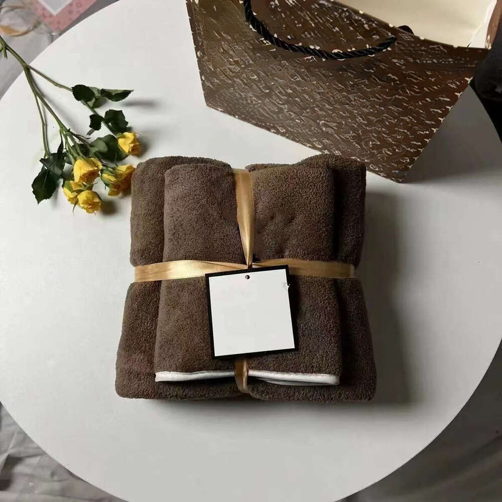 Usine directe marque de créateur lettre mode bain épais doux confortable hommes et femmes lavage serviette ensemble cadeau