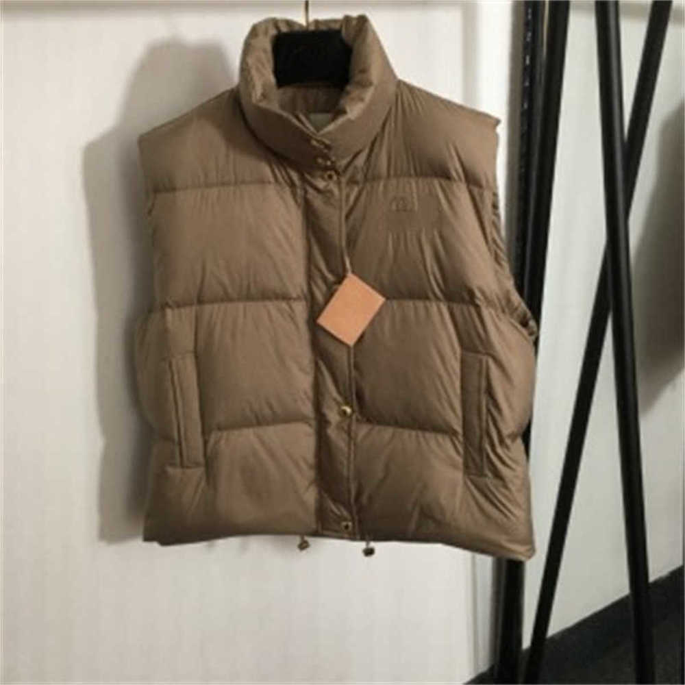 Body Warmer Puffer Jacket Coats Designer Women Winter New Embroidered Letter Sticker Sleeveless Down Jacket 80% White Duck Down Stand Collar Pockets