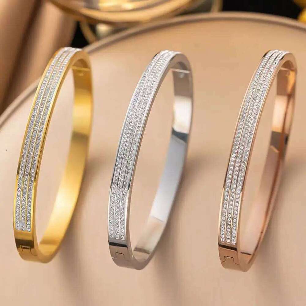 Marques de luxe en acier inoxydable pour femmes H260131