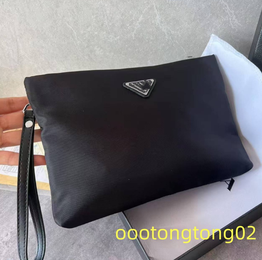 Luxury bag New trendy 2026 nylon handbag, Korean version men's bag, nylon fabric waterproof envelope wallet handbag, casual fabric bag