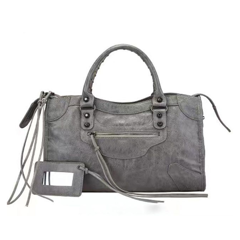 Designer Le City Bag Premium Leather Motorcycle Bag Punk Shoulder Diagonal Cross Hand-held Rivet Stylish And Trendy Popular Women Bag 251216
