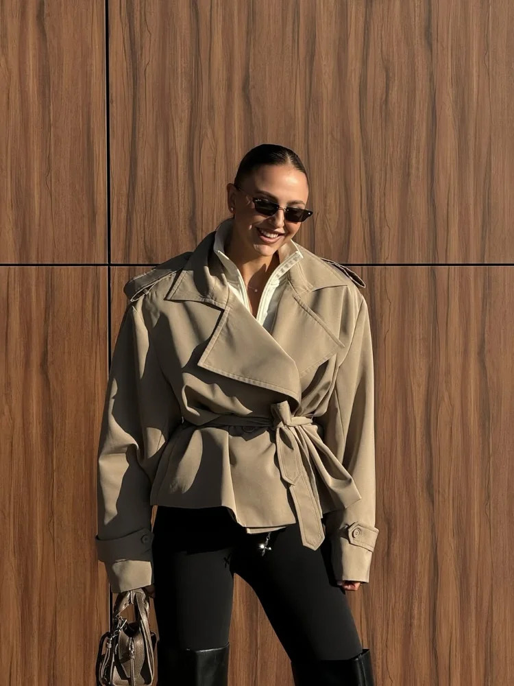 Khaki Lace Up Short Windbreaker Elegant Women's Lapel Long Sleeve Belt Waist Cinching Pockets Trench Coat Lady Street Outerwear 260731