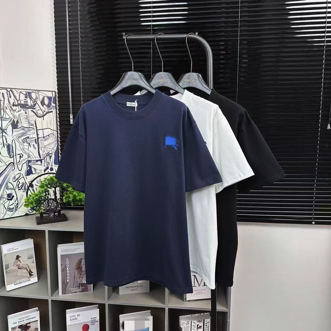 UK Designer Blue Embroidered Logo T Gentleman Adults Young Men Basic Formal Khaki T-shirt 20 Colors Youth Short Sleeved Tee Juniors Boys Loose Casua