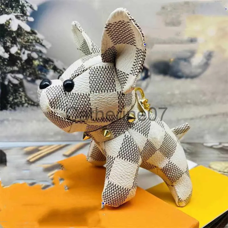 Rings 2023 French Bulldog Luxury designer with orange box MenS Waist Buckle Leather Presbyopia Keychain Pendant Car Key Chain Ring Fashion C J070