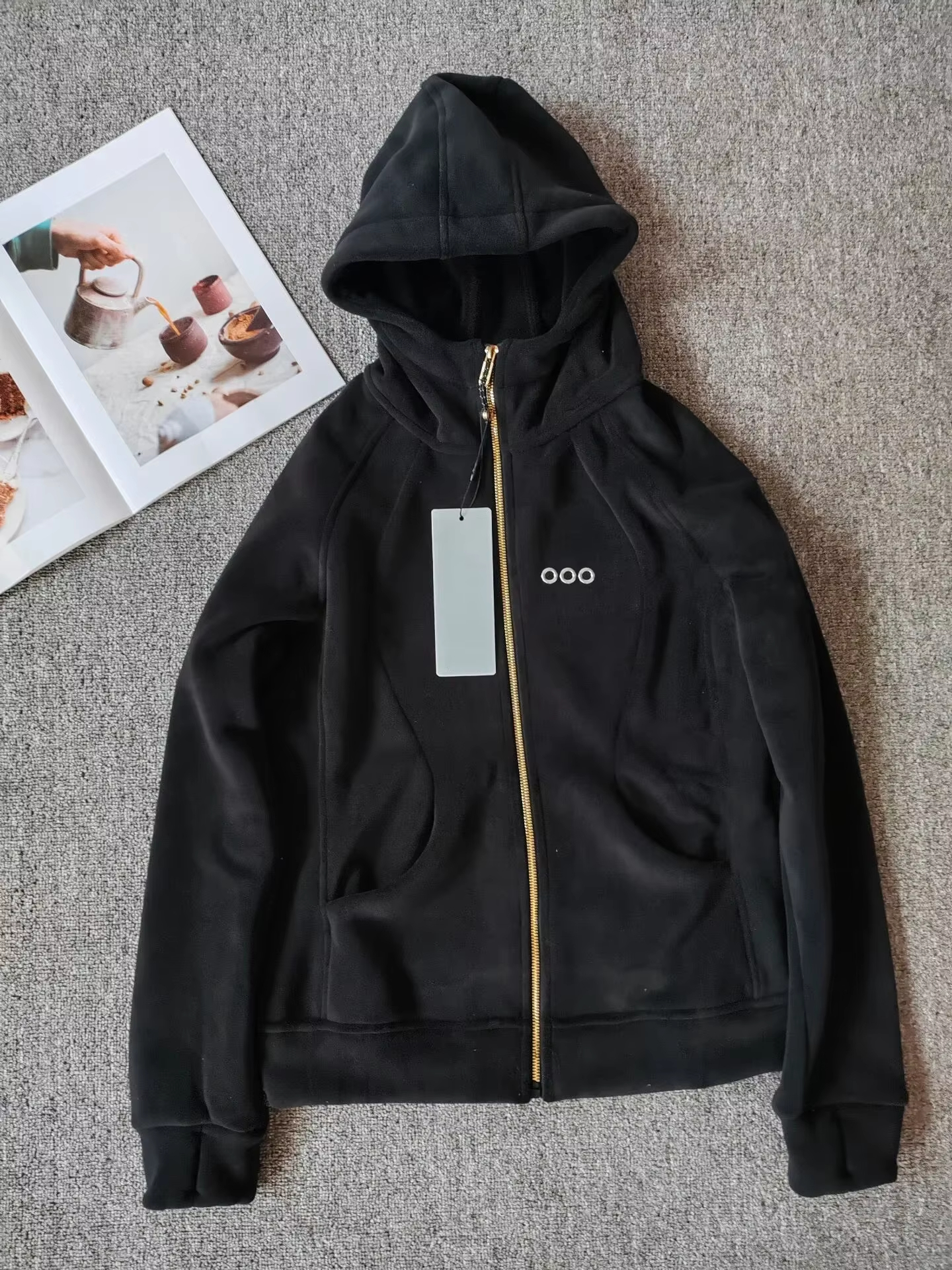 Sweat à capuche demi-fermeture éclair pour femme, pull à manches longues avec poches et logo, détail de couture incurvée, haut sportif décontract