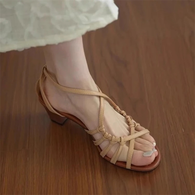 Fashion Retro Woman Shoes Summer Round Toe Heels Simple Versatile Womens Roman Sandals Comfort Temperament Womens Sandals 260427BJ