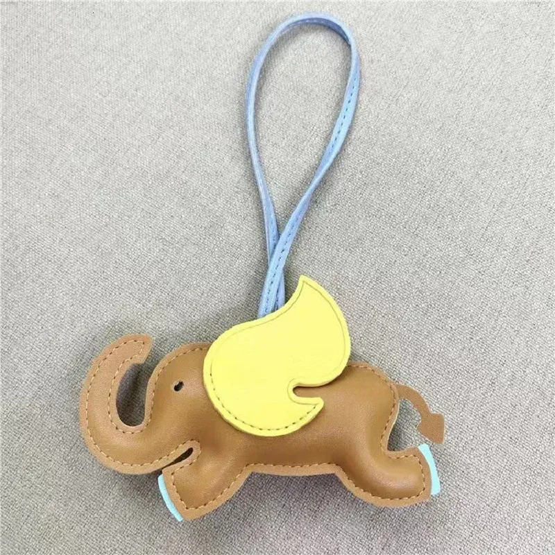 High Quality Leather Keychain Animal Elephant Chain For Charm Lady Holder Car Ornaments Luxury Brand Pendant Accessories Ring