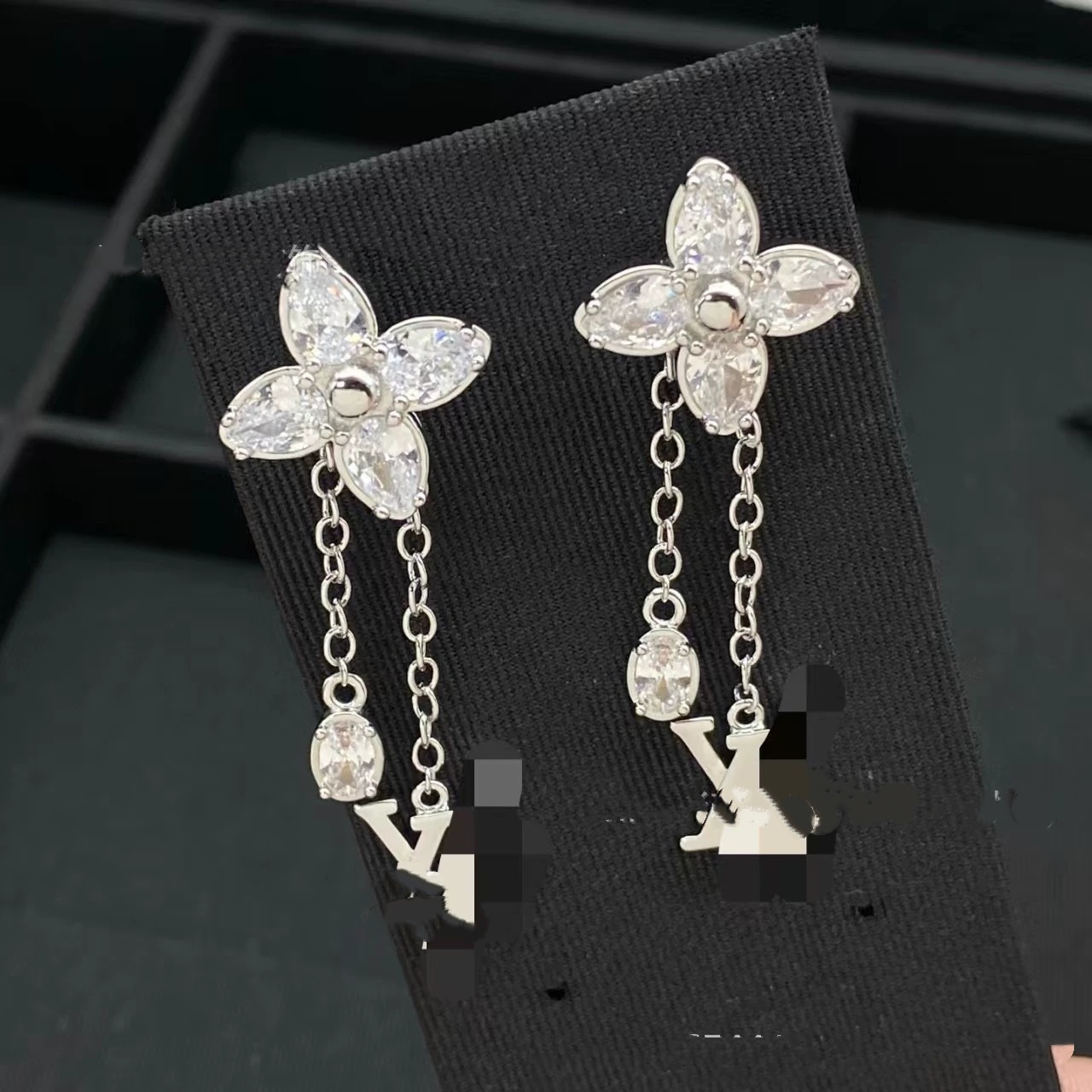 luxury Designer earings V lettes earrings jewelry set high quality 9 styles flower heart earing for momen 18k gold choker