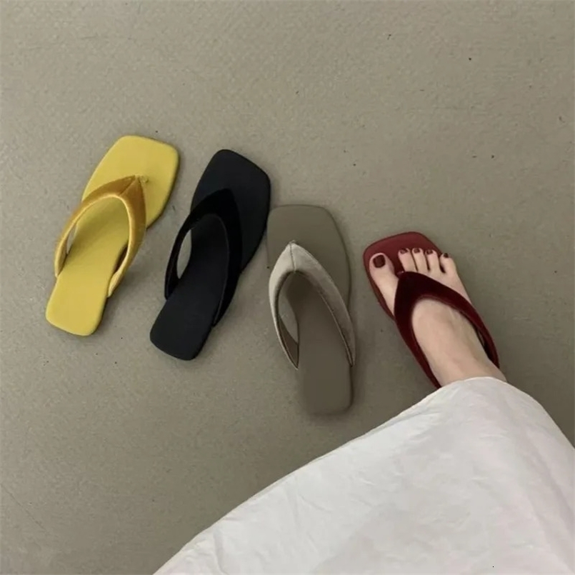 Summer Flip flops for Beach Vacation Flat Versatile and Comfortable Casual Sandals 260724BJ