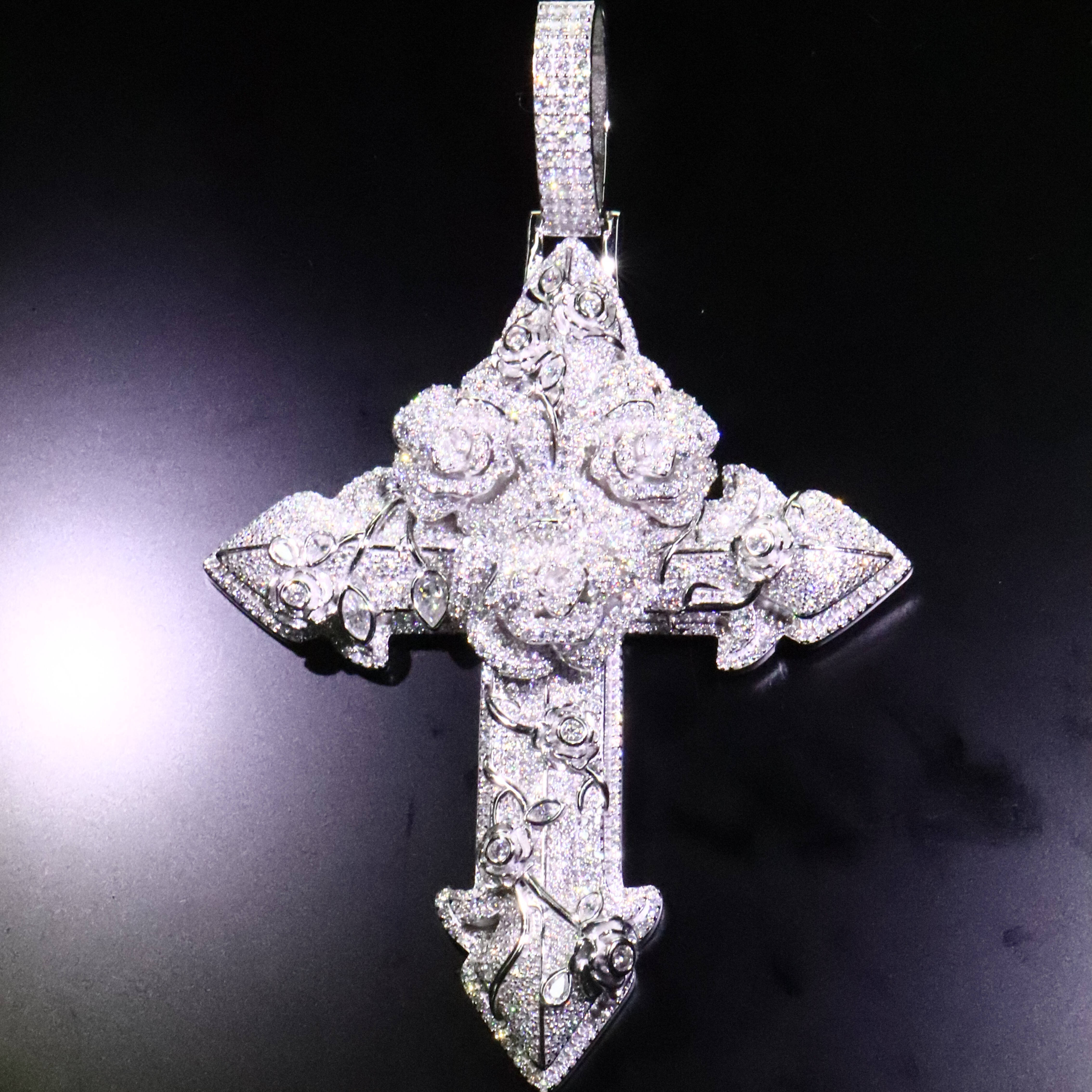 Unisex 925 Sterling Silver Iced Full Micro Pave VVS Diamond Rose Gold Tone Moissanite Pendant Hip Hop Style Cross Jewelry Design