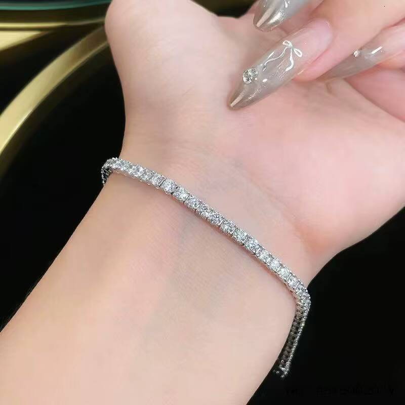 Bracelet de tennis en diamant de laboratoire en or 18 carats avec texture supérieure à poids élevé en or pour mariages ou fêtes cadeaux accentués