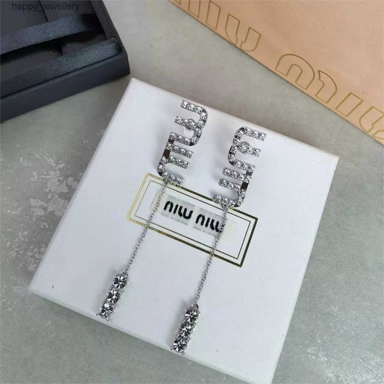 M Luxury Fashion Letter Earrings with Diamonds Long Drop Earrings Trendy and Elegant Korean Internet Celebrity Silver Stud Earrings T260804ZM87