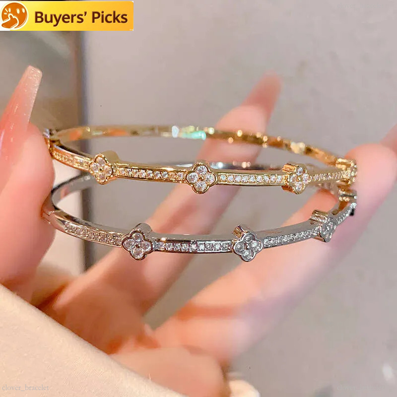 Luxury bangle jewelry for women Five Leaf Clover Bracelets Bracelet Designer Copper plated 18K gold or silver Simple Fashion Festival Vacation gifts