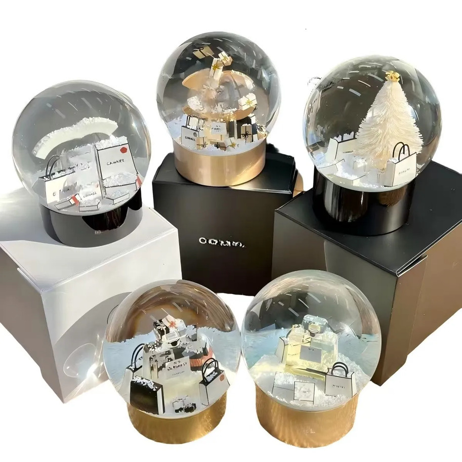 Luxury Designer 2026 New LED Snow Globes: Decorative Crystal Ball With Fashion Letters Gift Box Ideal Holiday Decor Free Shipping Shipping t6