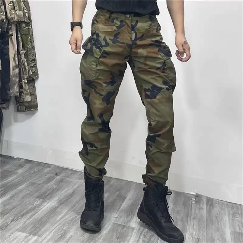 Camouflage Slim Multi Pocket Trousers Man Spring Summer Aesthetic Vintage Slacks Korean Style Cargo Pants for Men 260516BJ