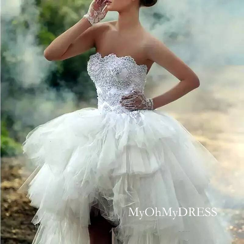 Strapless High Low Wedding Dress Tiered Tulle Puffy A Line Bridal Gowns Appliqued Beaded Lace Up Boho Beach Elopement Dresses Short Front Long Back