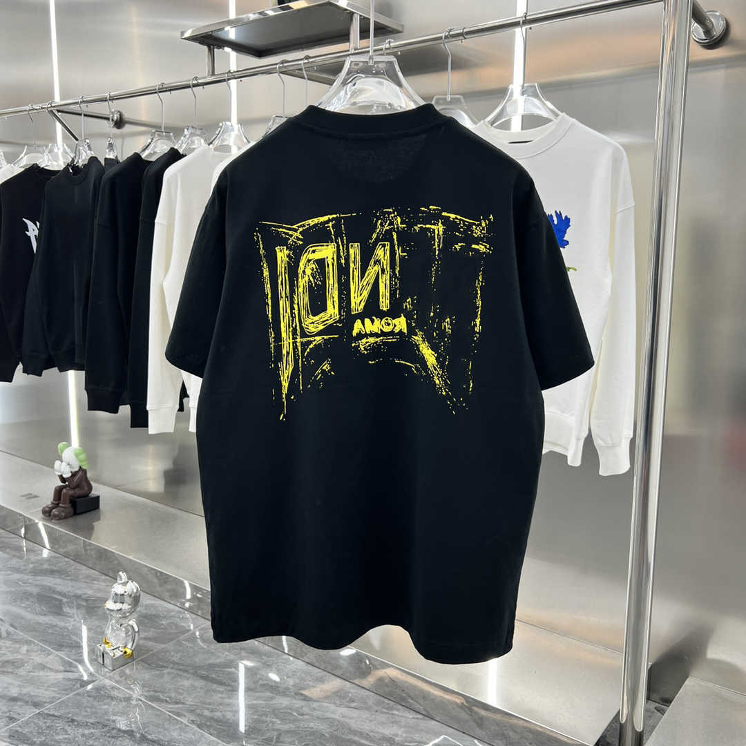 designer Summer Men's T-Shirts womens shirt fashionable letter printed round neck black and white short sved t-shirt mens oversized t-shirt D26