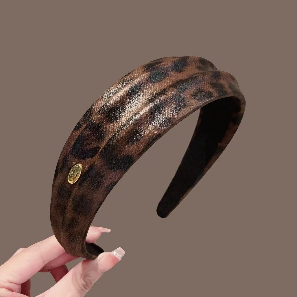 Buy 1 Get 1 Free e-commerce hot-selling autumn winter new model: textured leather leopard print high-end headband, simple, elegant, fashionable, and