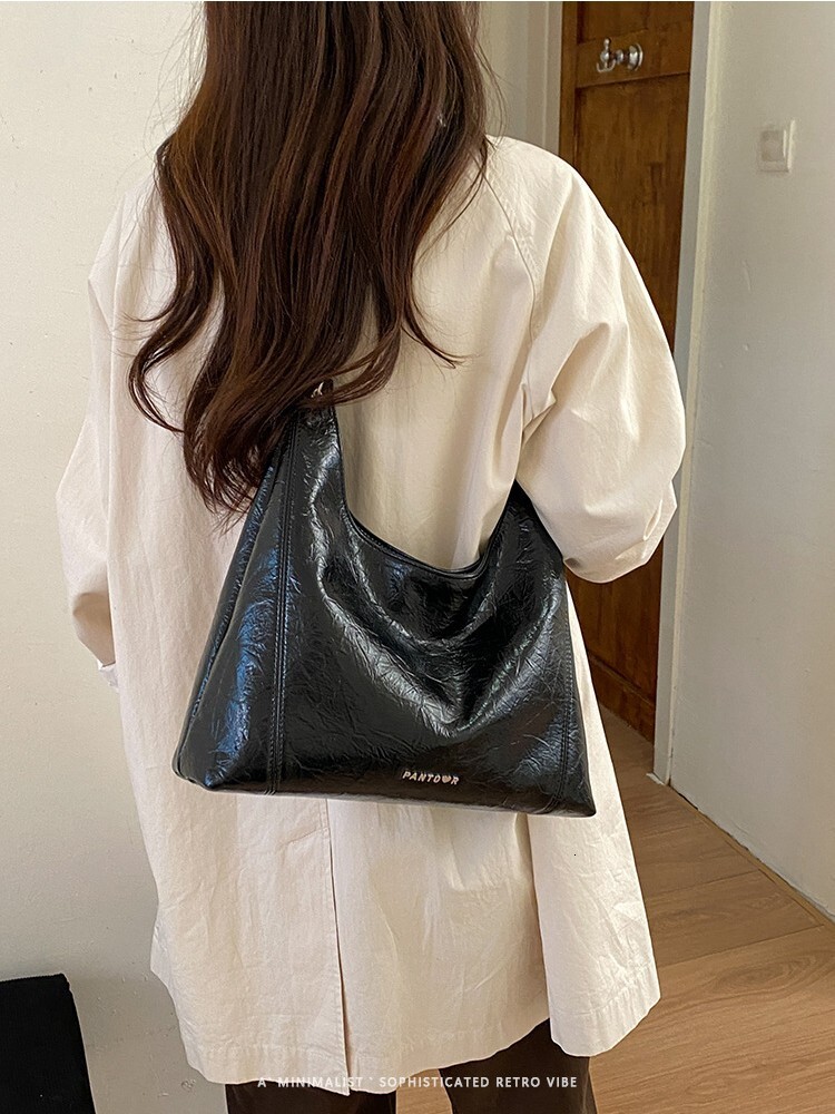 Luxury Brand Designer Bag Large-Capacity Women's 2026 New Model Chain Commuter Large Fashionable Versatile Shoulder Crossbody Bag, Casual Tote