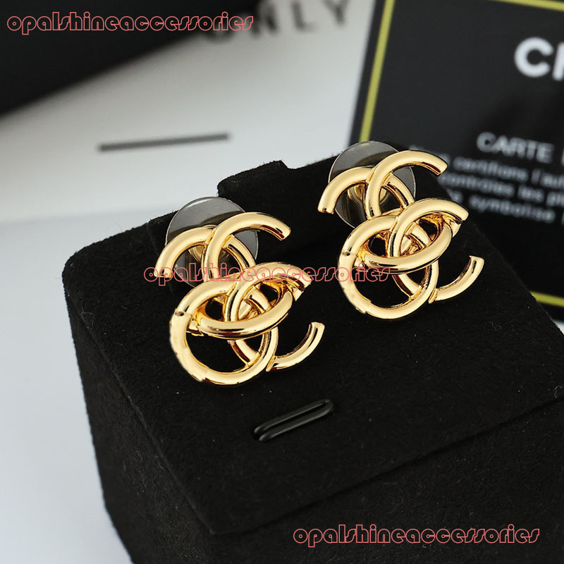 CHANNEL Earring New 26A model gold letter overlay brass a glossy finish simple and luxurious women's earrings with S sier pins CC