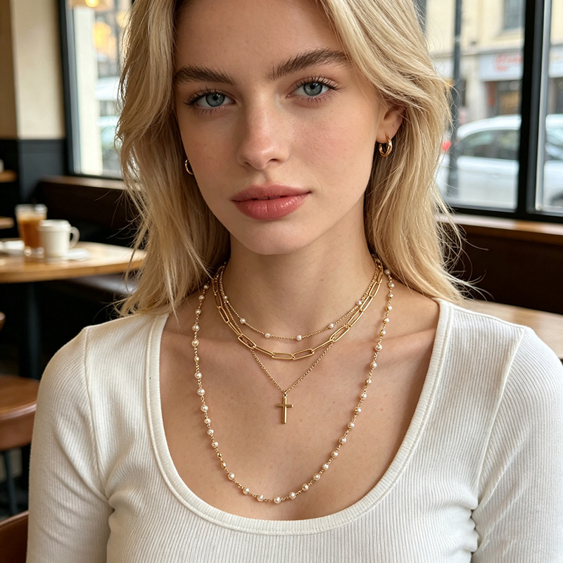 European And American Cross-Border Jewelry Heart Pendant Necklace Accessories For Women Vintage Multi-Layer Stacking Versatile High-End Neck Chain J
