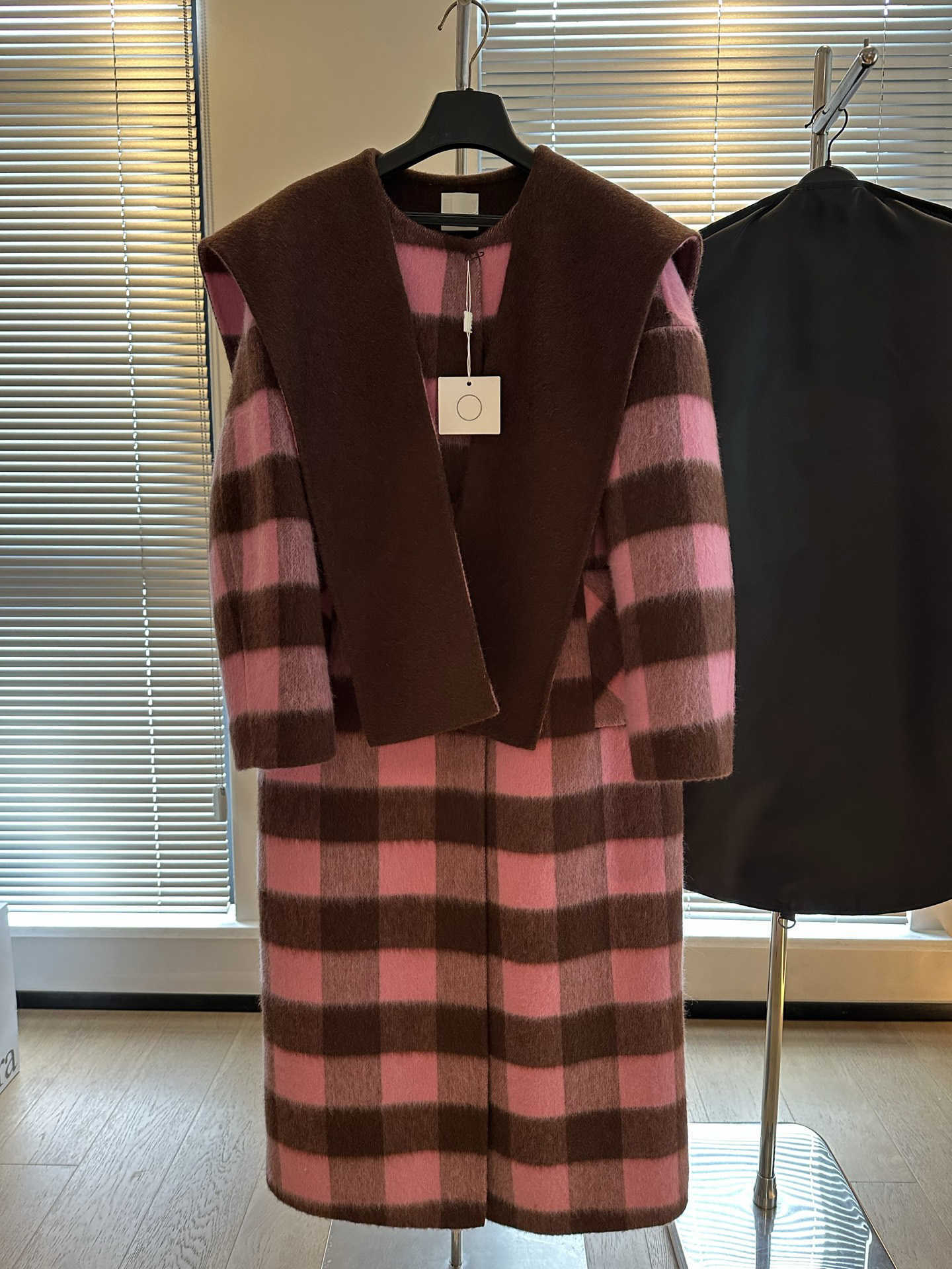 Luxury Designer Plaid Wool Coat Women Fashion Alpaca Blend Long Overcoat High Quality Heavy Weight Winter Jacket With Shawl Collar women plaid winte