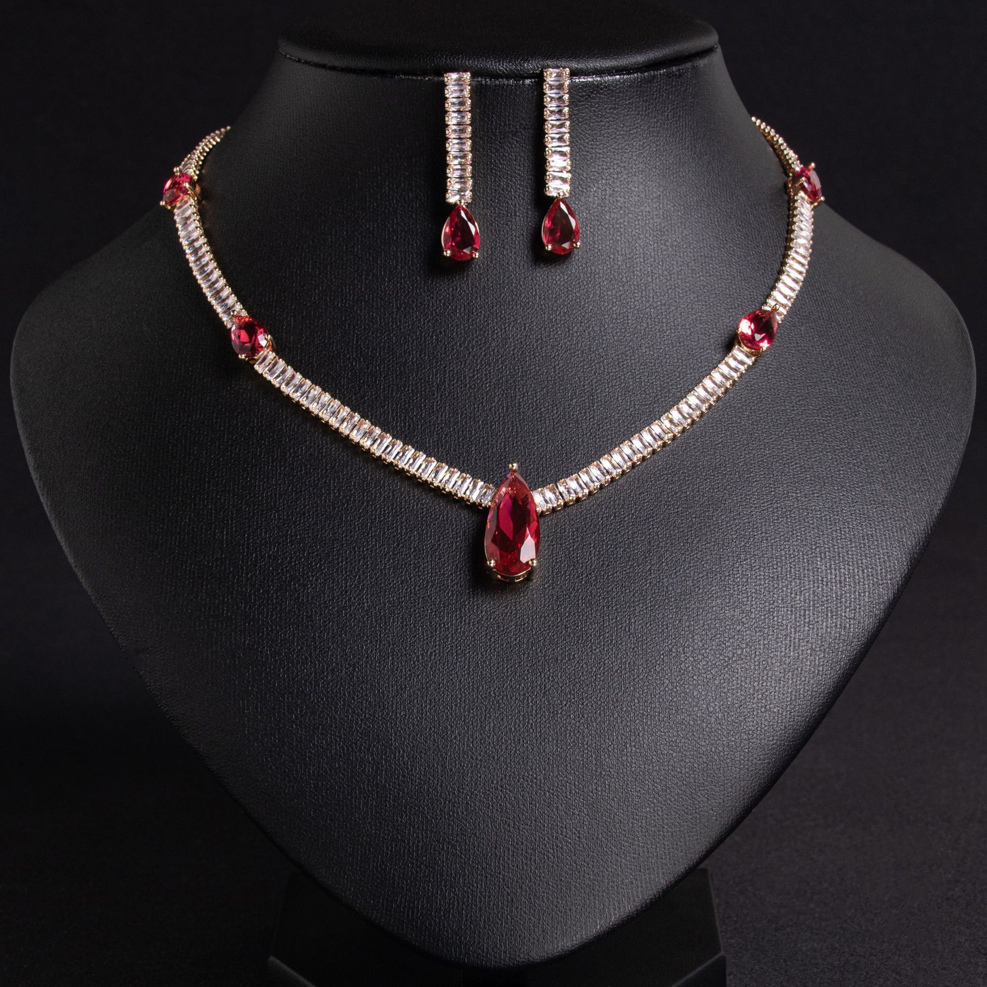 jewellery designer Liangya Li Ren Full Diamond Necklace Water Drop High-end Collarbone cuban link chain Pink Zircon Light Luxury Personalized Jewelr