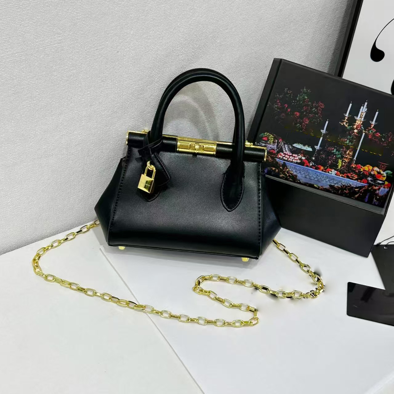 Designer Luxurious Ladies' Handbag 2026 New Model - High-quality, High-end, Niche, Lightweight, Single-shoulder Crossbody Bag - Wholesale