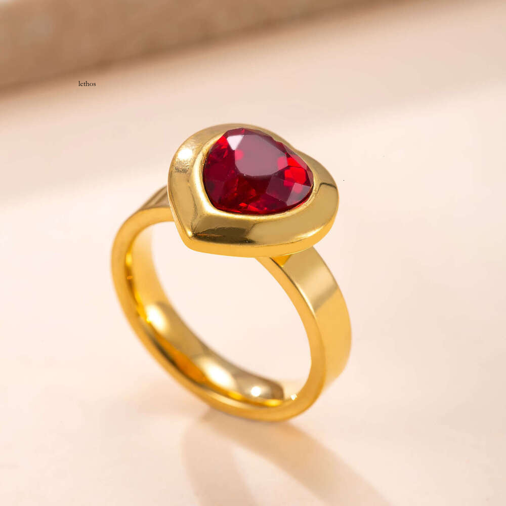 Jewelry Sterling Silver 14K 18K Gold ring 4mm with welded heart-shaped diamond inlay light luxury fashion 18k gold-plated titanium steel jewelry
