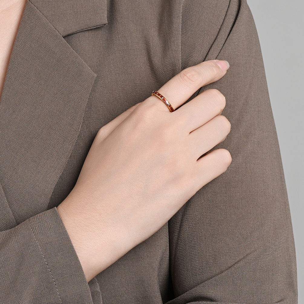 High quality Minimalist 2mm titanium steel full-diamond ring for women, street style, niche high-end jewelry wholesale