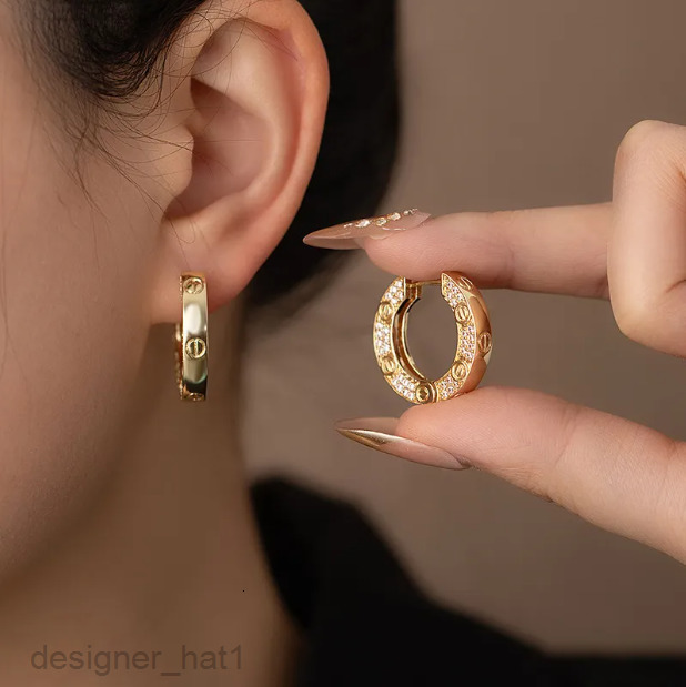 Luxury Brand Earrings Designer Jewelry Gold Small Circle Hoop Earrings For Women New Hot-Selling High-End Earrings Elegant Simple Hoop Earrings Ear