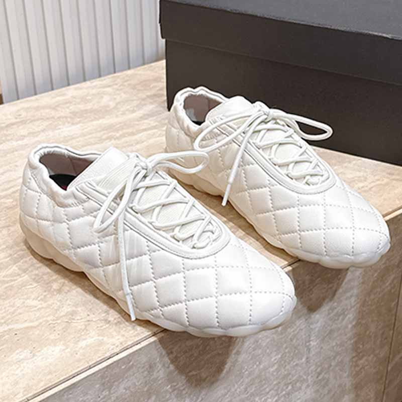 Famous Designer Womens leather lace up sneakers Lingge suture design Cloud anti slip soft sole Suitable daily walks simple low cut street womens sho