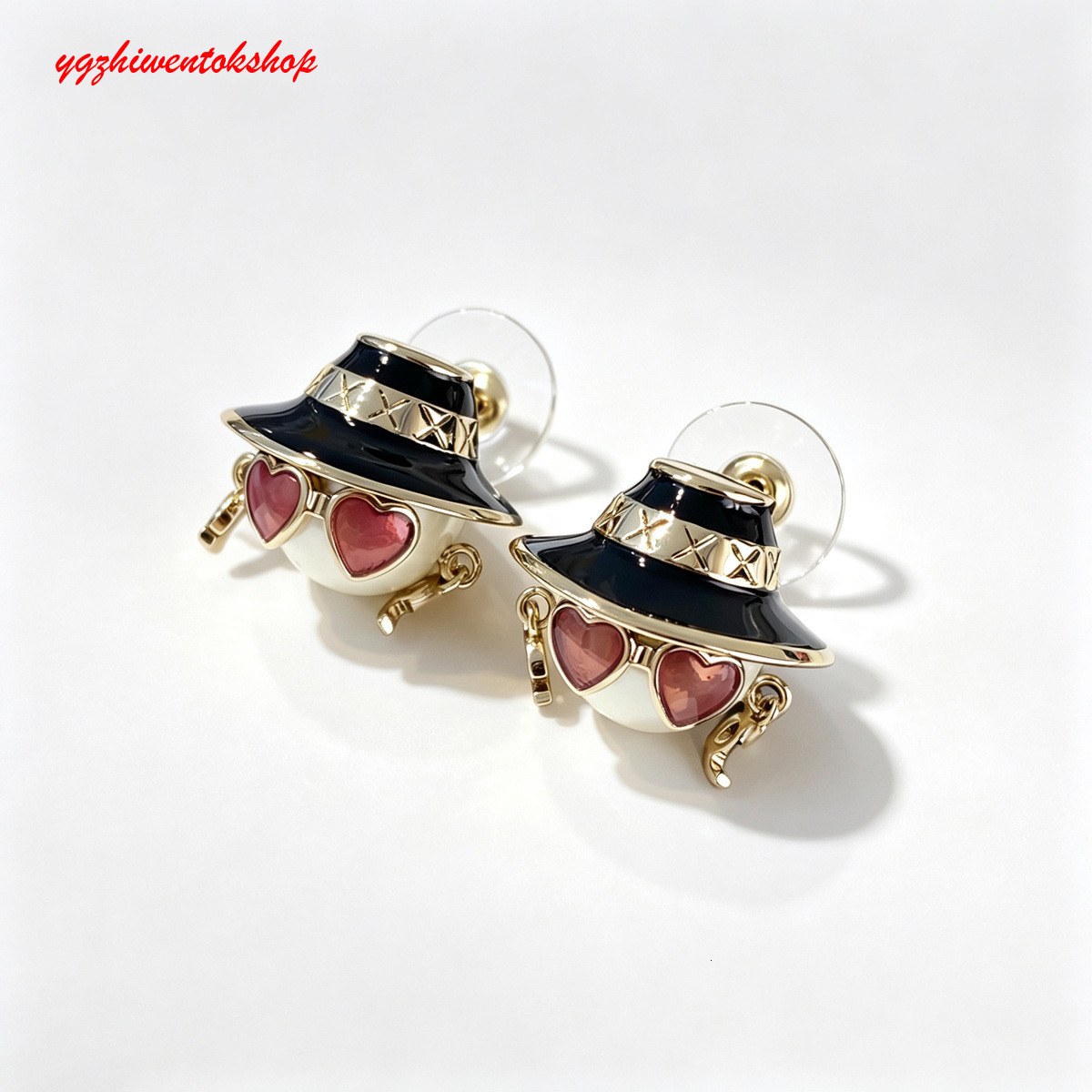 box Designer cc Earrings 26 Enamel Heart-Shaped Robot Doll Earrings For Everyday Wear Stylish channel